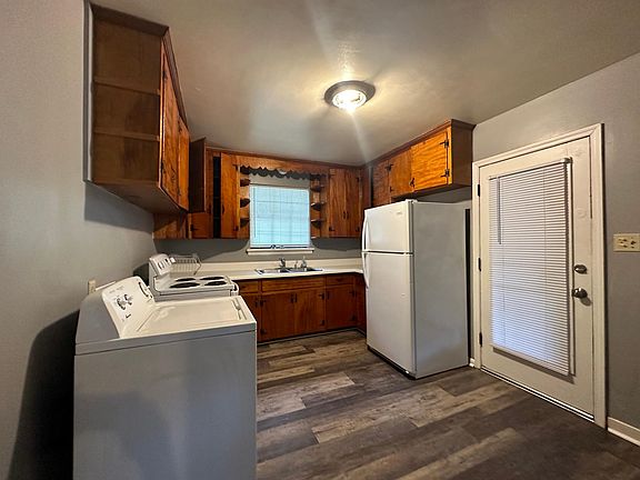 3rd image of 3408 Little John Dr