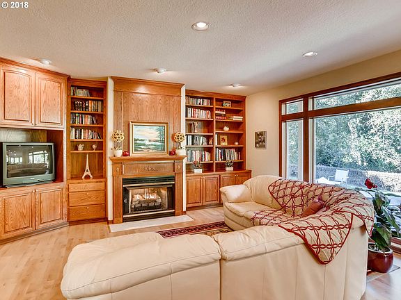 5th image of 4635 Dogwood Dr