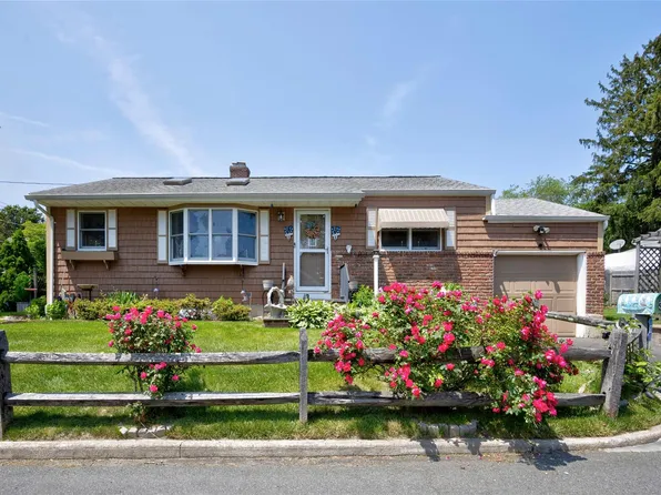 30 W 12th Street, Huntington Station, NY 11746
