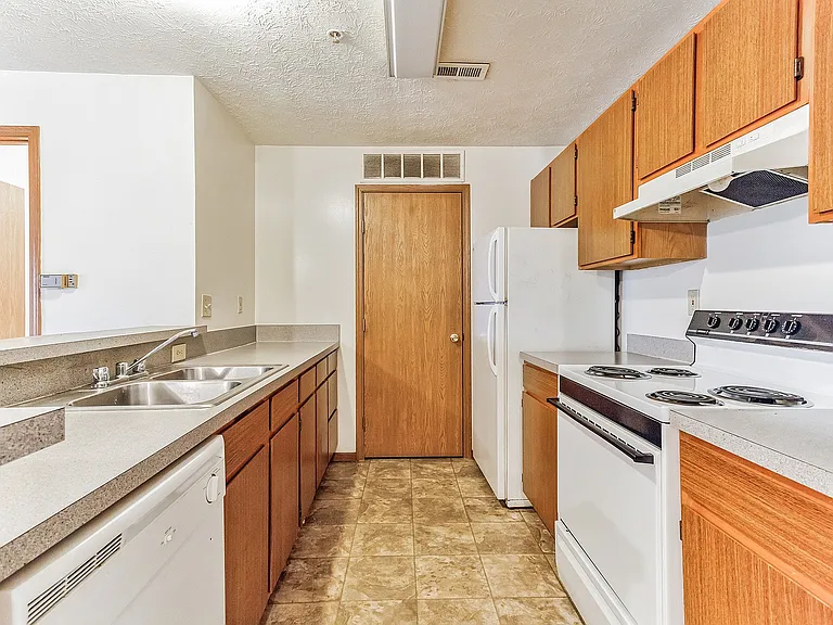 2 Bedroom, 2 Bath Kitchen