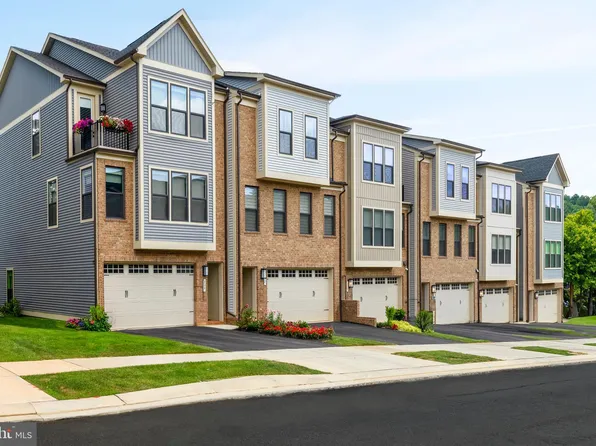 206 Hickory Hollow Ct, Cockeysville, MD 21030