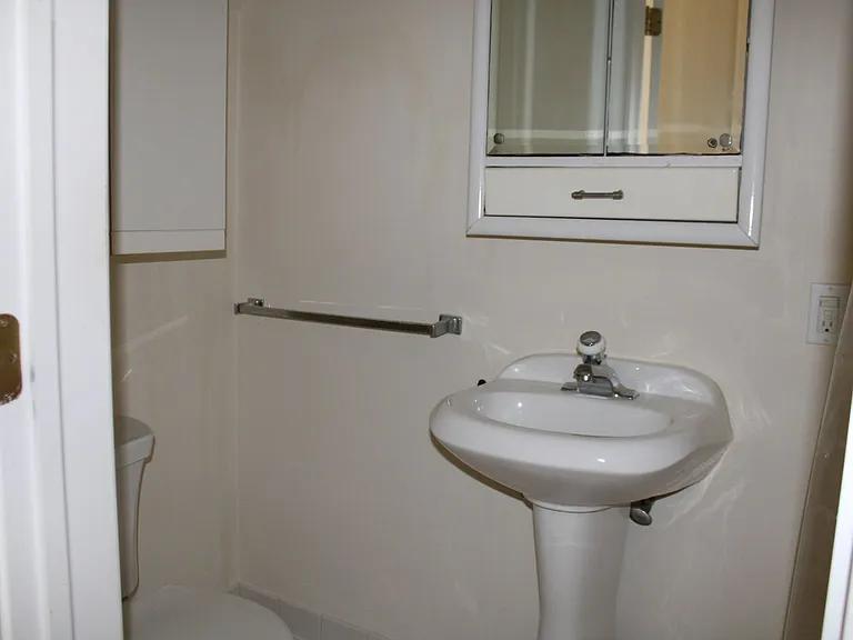 564 Race St — Photo 13