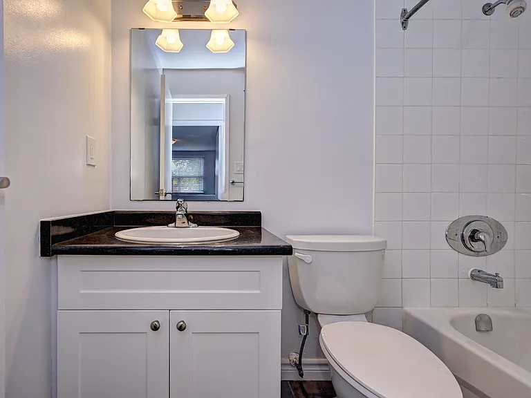133 Woodside Ave — Photo 11