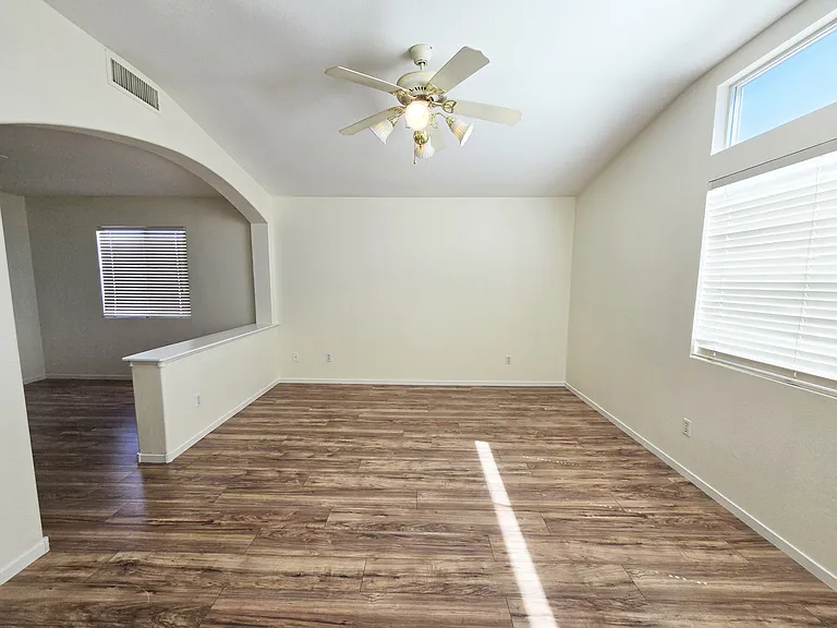 1900 Villa Vista Way — Photo 23