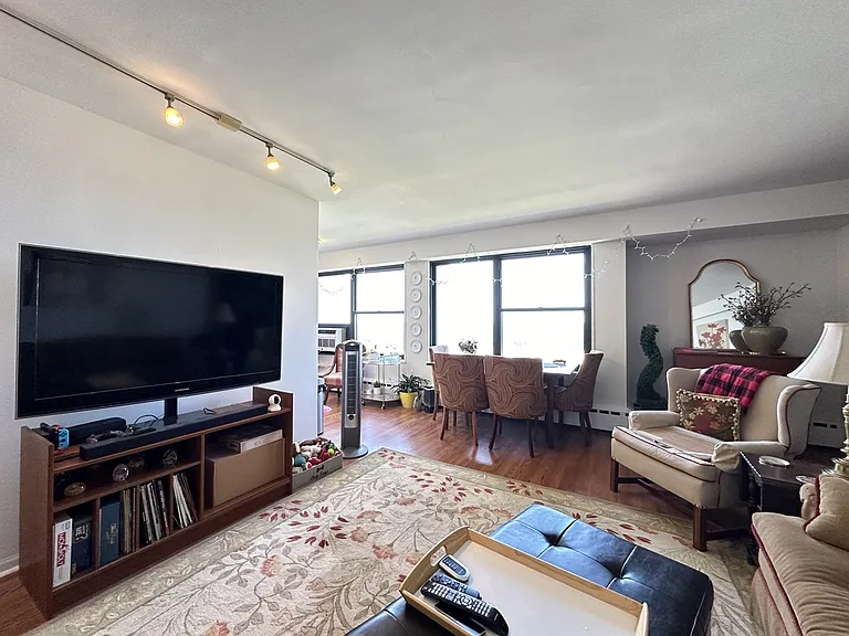 3410 N Lake Shore Dr #F13 — Photo 14