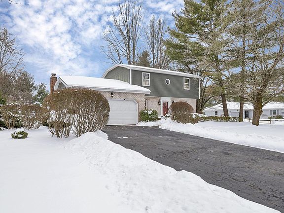 3rd image of 12825 Fox Run Ct S
