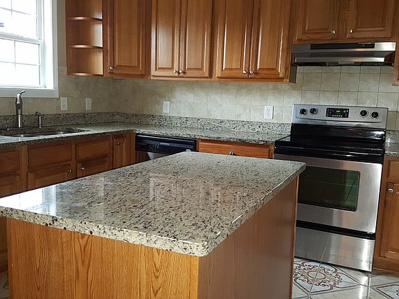 Gourmet kitchen
