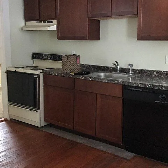 17 Pine St #1 — Photo 1