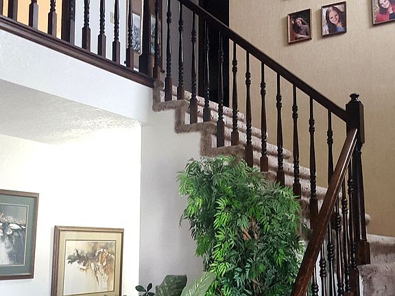 Beautiful two story entryway