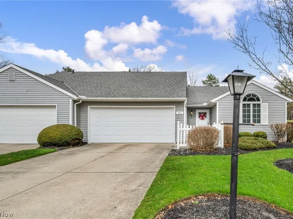 9841 Brookline Oval, Strongsville, OH 44136
