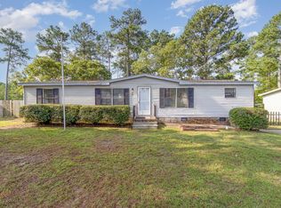 45 Old English Ln, Spring Lake, NC 28390
