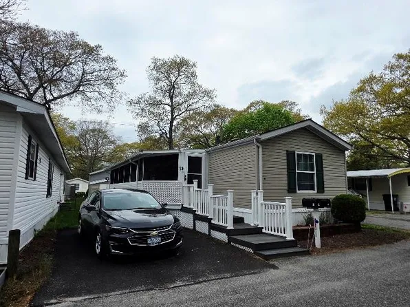 37 Hubbard Avenue #74, Riverhead, NY 11901