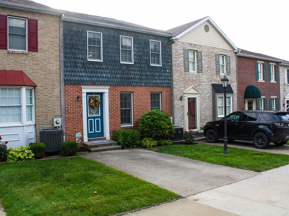 1st image of 44 Old House Ln