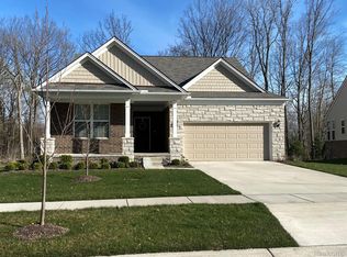 38641 Chasewood Ct, Farmington Hills, MI 48335