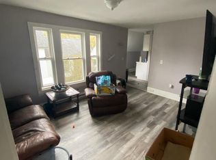 40 Chestnut St #B, Pittsfield, NH 03263