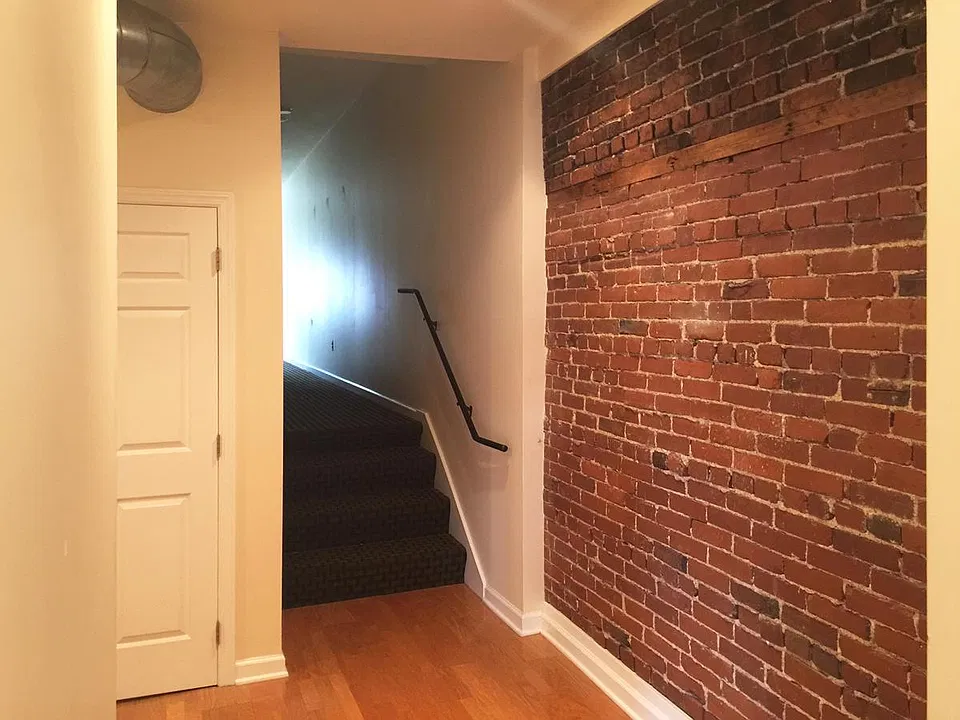 2520 East Carson Apartment - Entry Area
