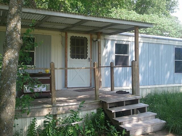 2nd image of 223 N 3rd St