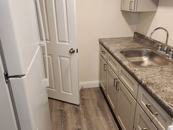5th image of 2F Salmon St #F10