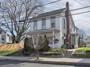 121 N Market St APT A, Mount Joy, PA 17552