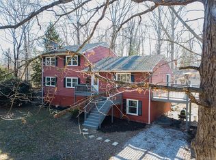 5613 Lakeview Rd, Quinton, VA 23141