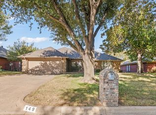 149 Sandlewood Ln, Burleson, TX 76028