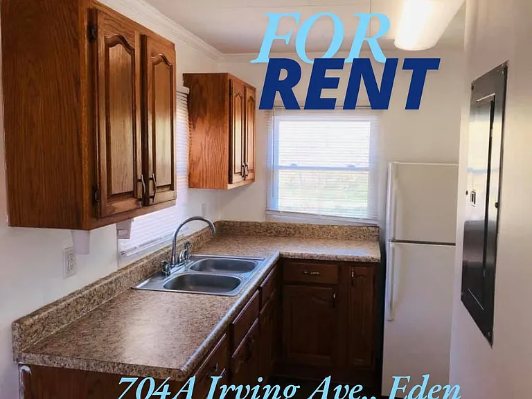 704 Irving Ave #A — Photo 6