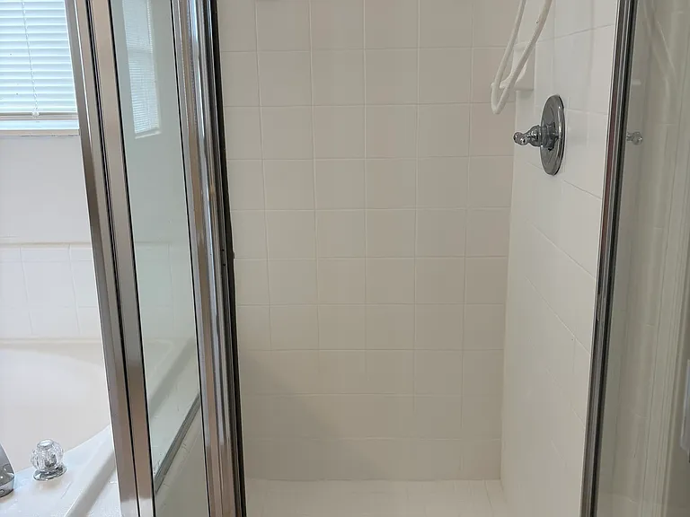 906 Glen Abbey Cir — Photo 15