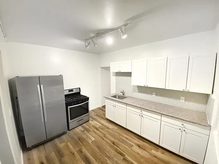 240 Main St #2D — Photo 2