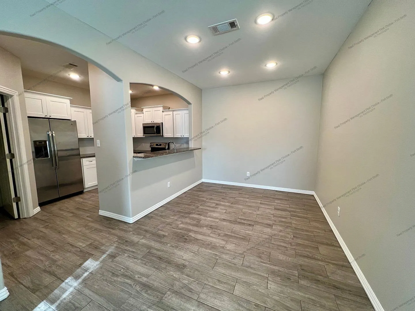 3 bed, 2.0 bath, 1670 sqft, $1,649 — Photo 3