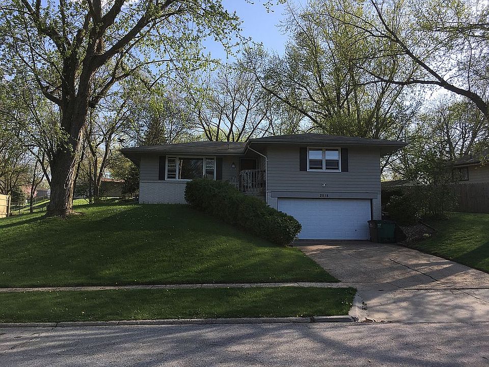 1st image of 2918 Meadow Ln