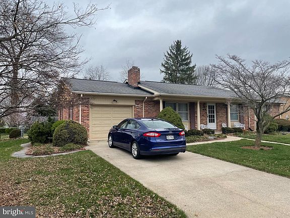 2nd image of 117 Hermitage Dr