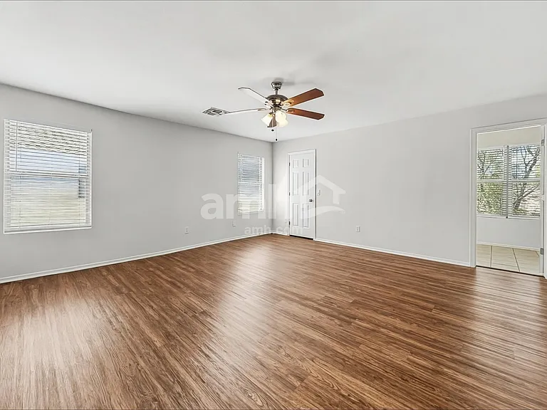 6133 S Wilson Dr — Photo 8