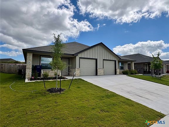2nd image of 214 Leon Ln