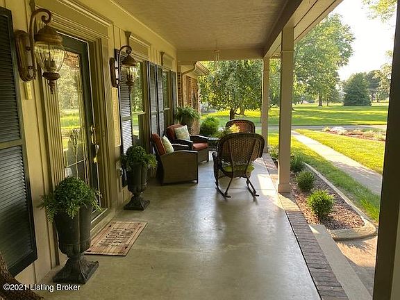 4th image of 597 Castlerock Dr