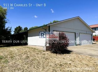 911 W Charles St APT B, Newberg, OR 97132