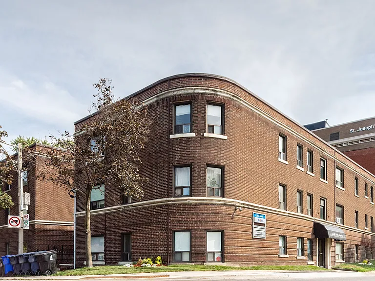1 Claude Ave — Photo 16