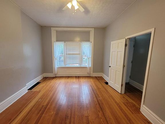 3rd image of 2007 Senate St #1F