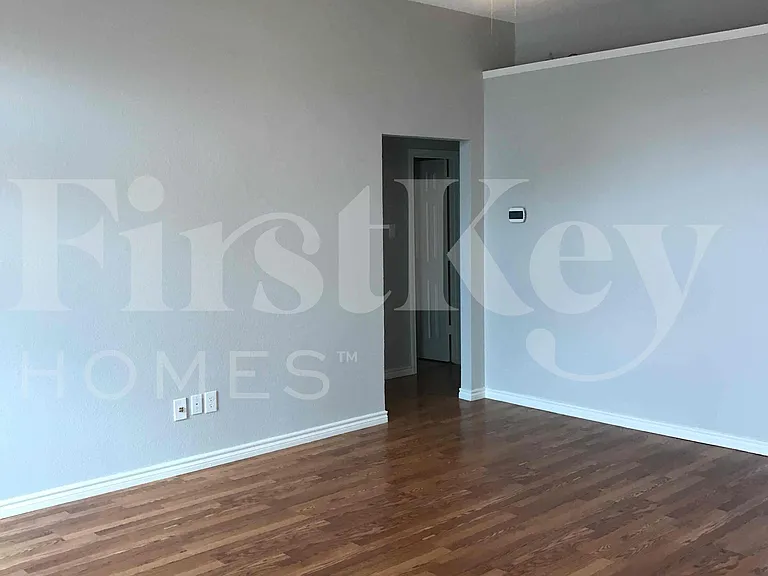 1027 Sea Shell Dr — Photo 8