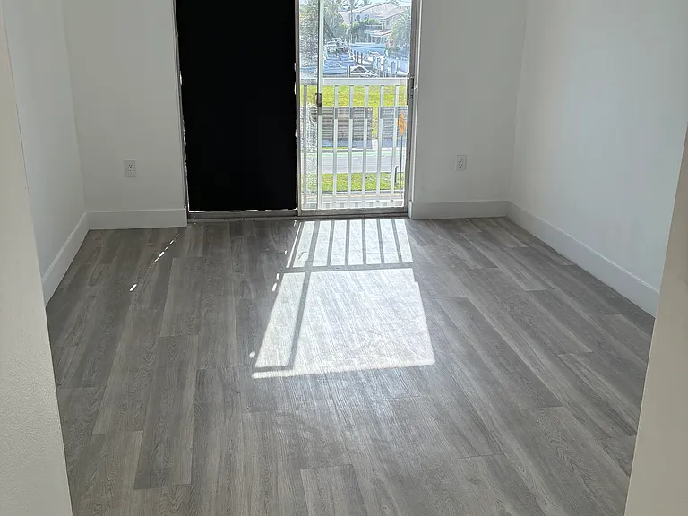 17051 NE 35th Ave #207 — Photo 7