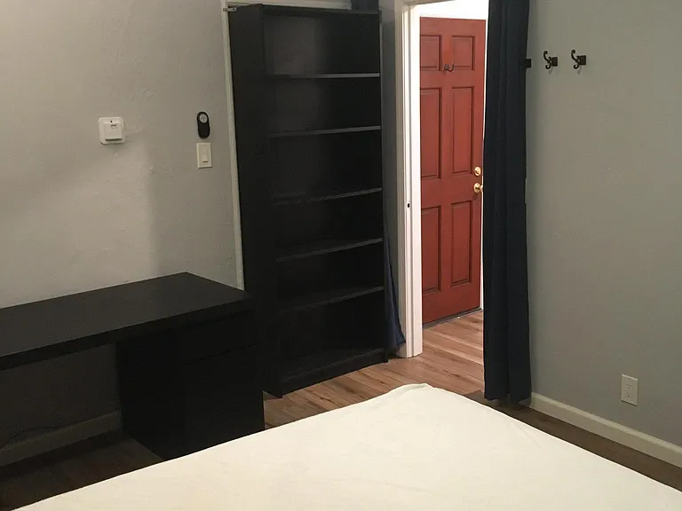 1005 Ferry St #D — Photo 10