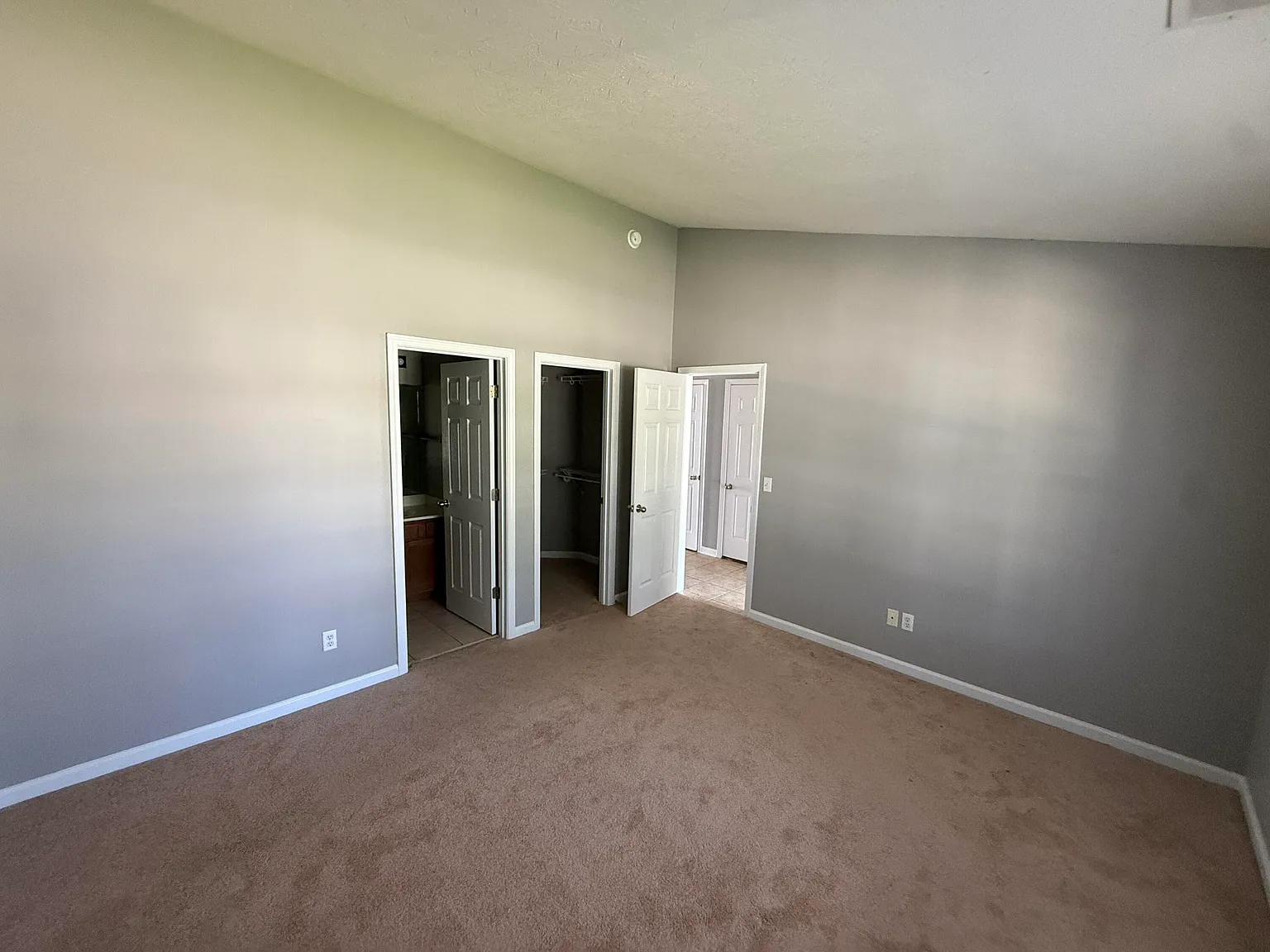 3 bed, 2.0 bath, 1260 sqft, $1,795 — Photo 3