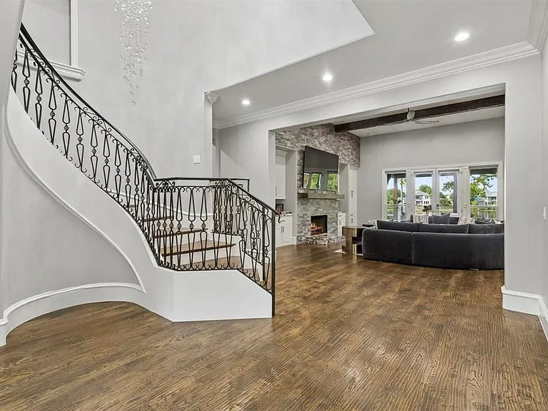 517 Pine Island Cir — Photo 24