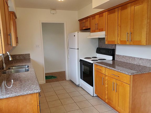 3rd image of 1367 Kingfisher Way Unit 3