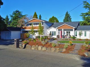 2204 Meals Dr, Medford, OR 97501