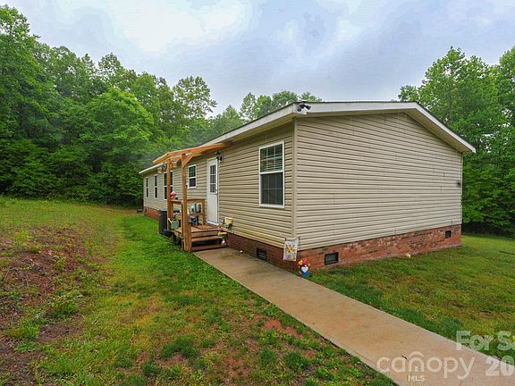 3rd image of 366 W Rocky Ln