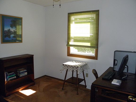 5th image of 306 Pheasant Dr