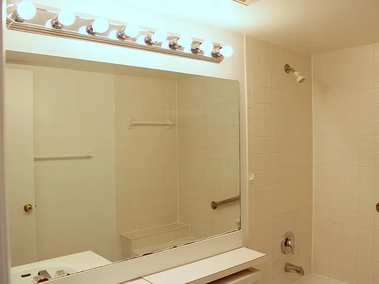 952 Courtyard Ln #12 — Photo 17