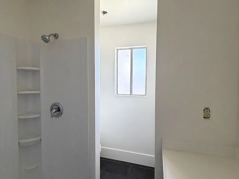 125 S L St — Photo 8