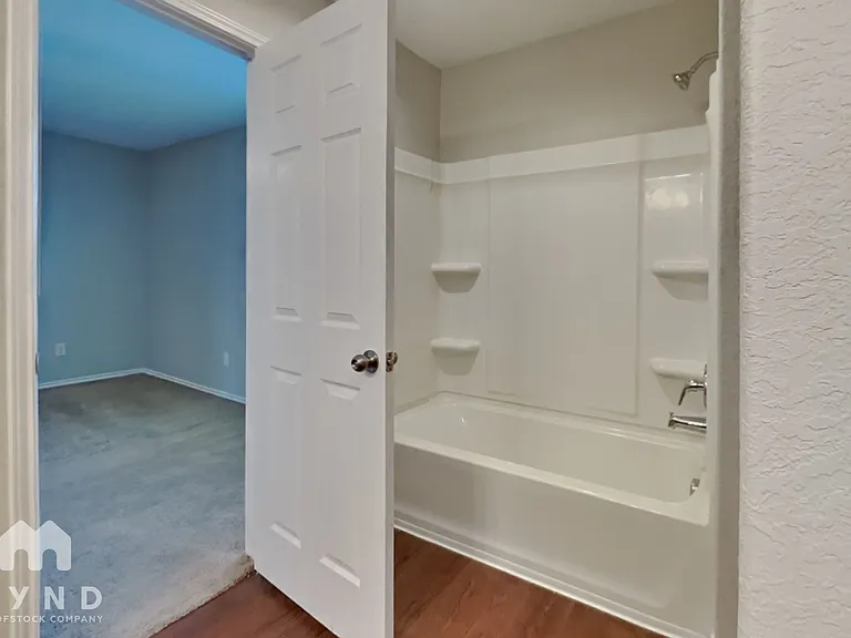 9523 Apple Ridge Ln — Photo 13