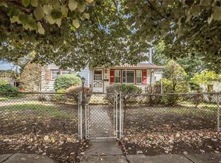 6 Oak St, Freeport, NY 11520